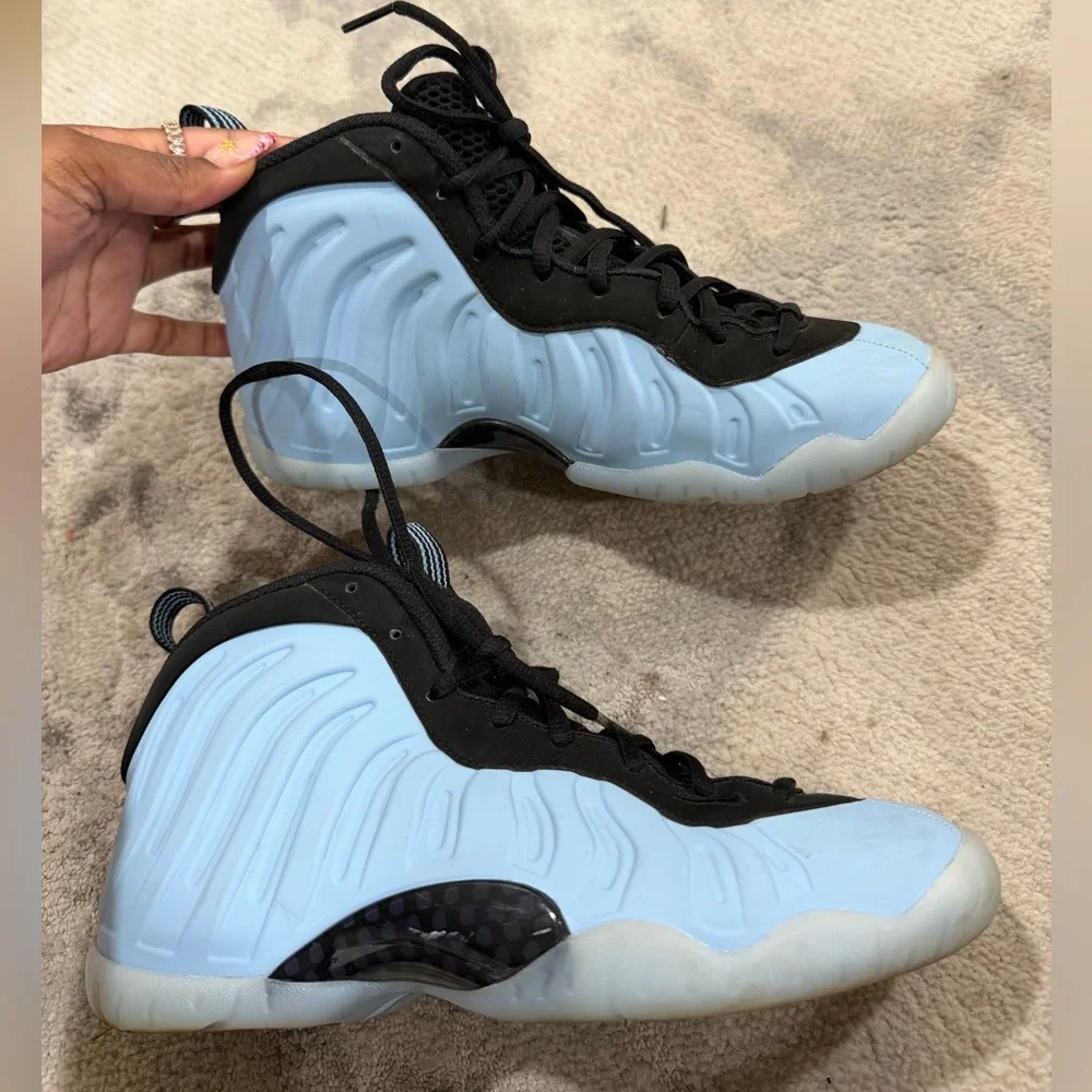 Nike Air Foamposite Ones boys size 6Y
